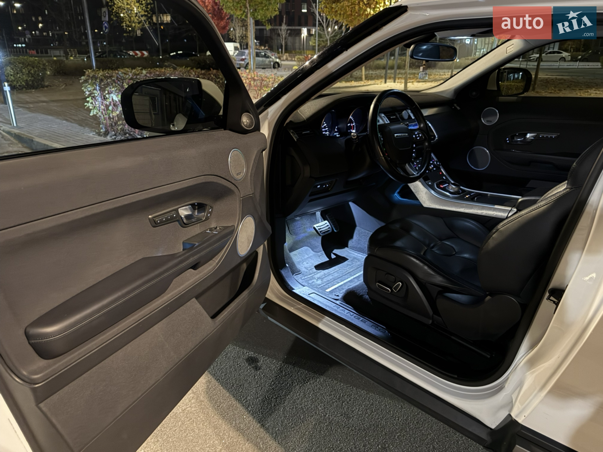 2011 Land Rover Range Rover Evoque - мініатюра 26