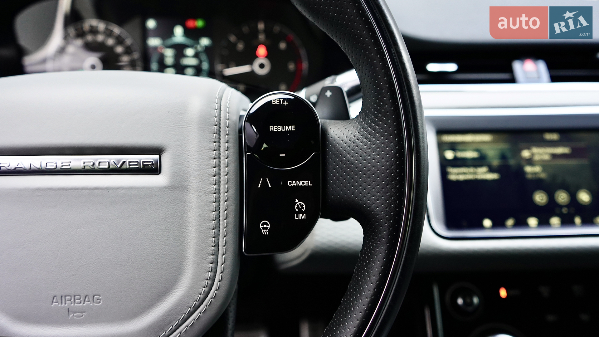 2019 Land Rover Range Rover Evoque - мініатюра 35