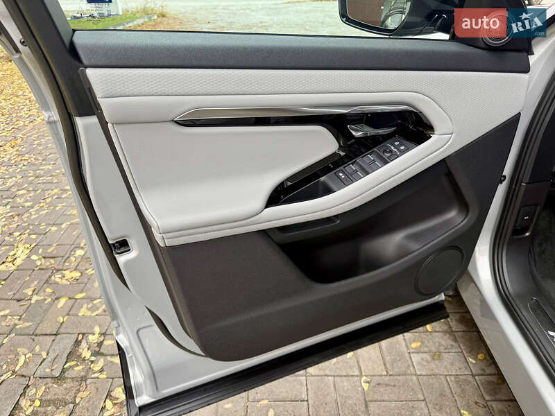 Внедорожник / Кроссовер Land Rover Range Rover Evoque 2022 в Днепре