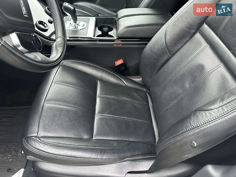 Внедорожник / Кроссовер Land Rover Range Rover Evoque 2019 в Киеве