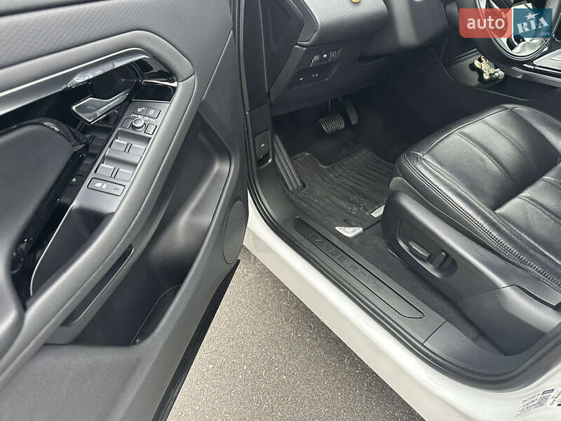 Внедорожник / Кроссовер Land Rover Range Rover Evoque 2019 в Киеве