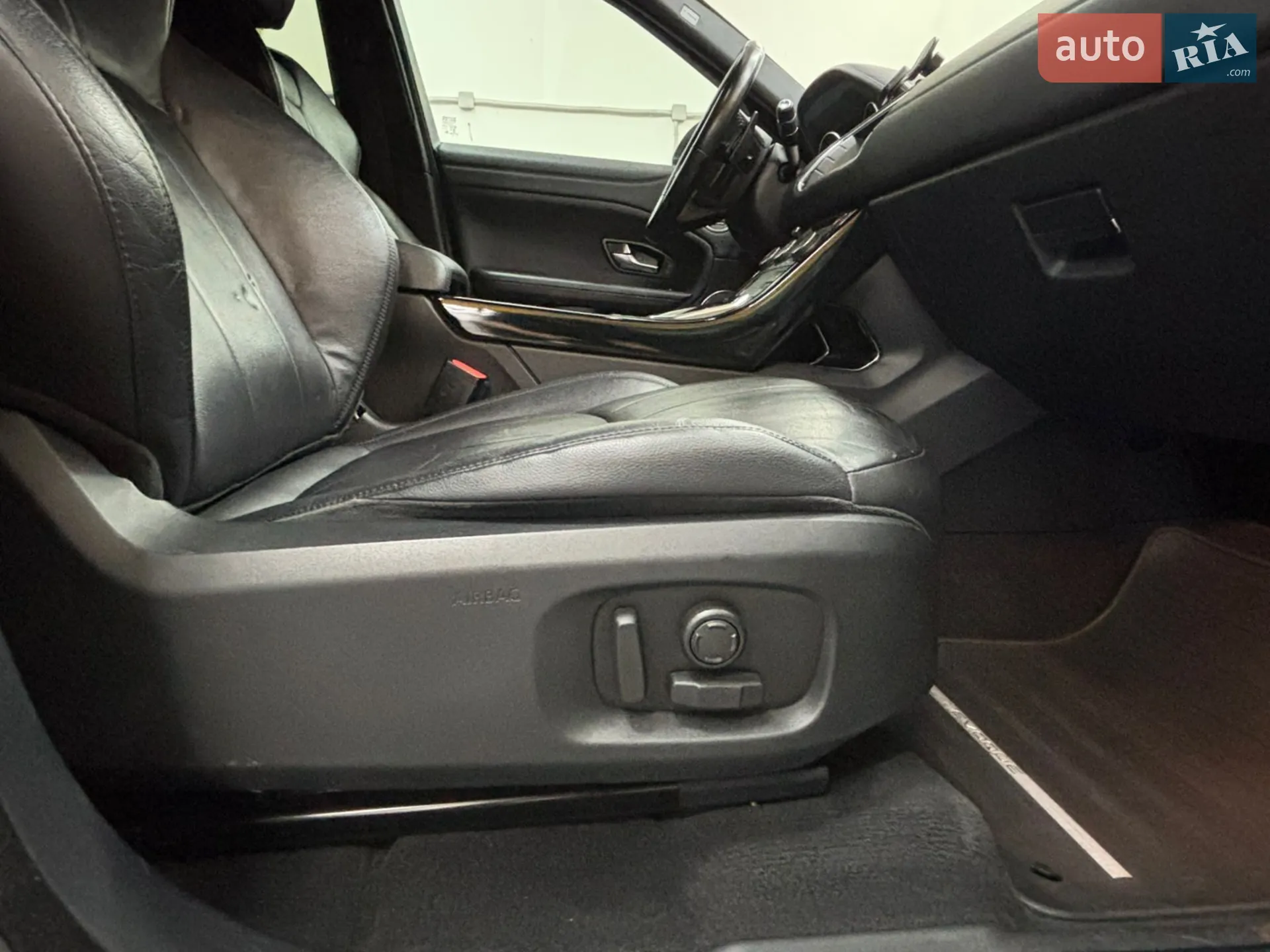 2016 Land Rover Range Rover Evoque - мініатюра 26