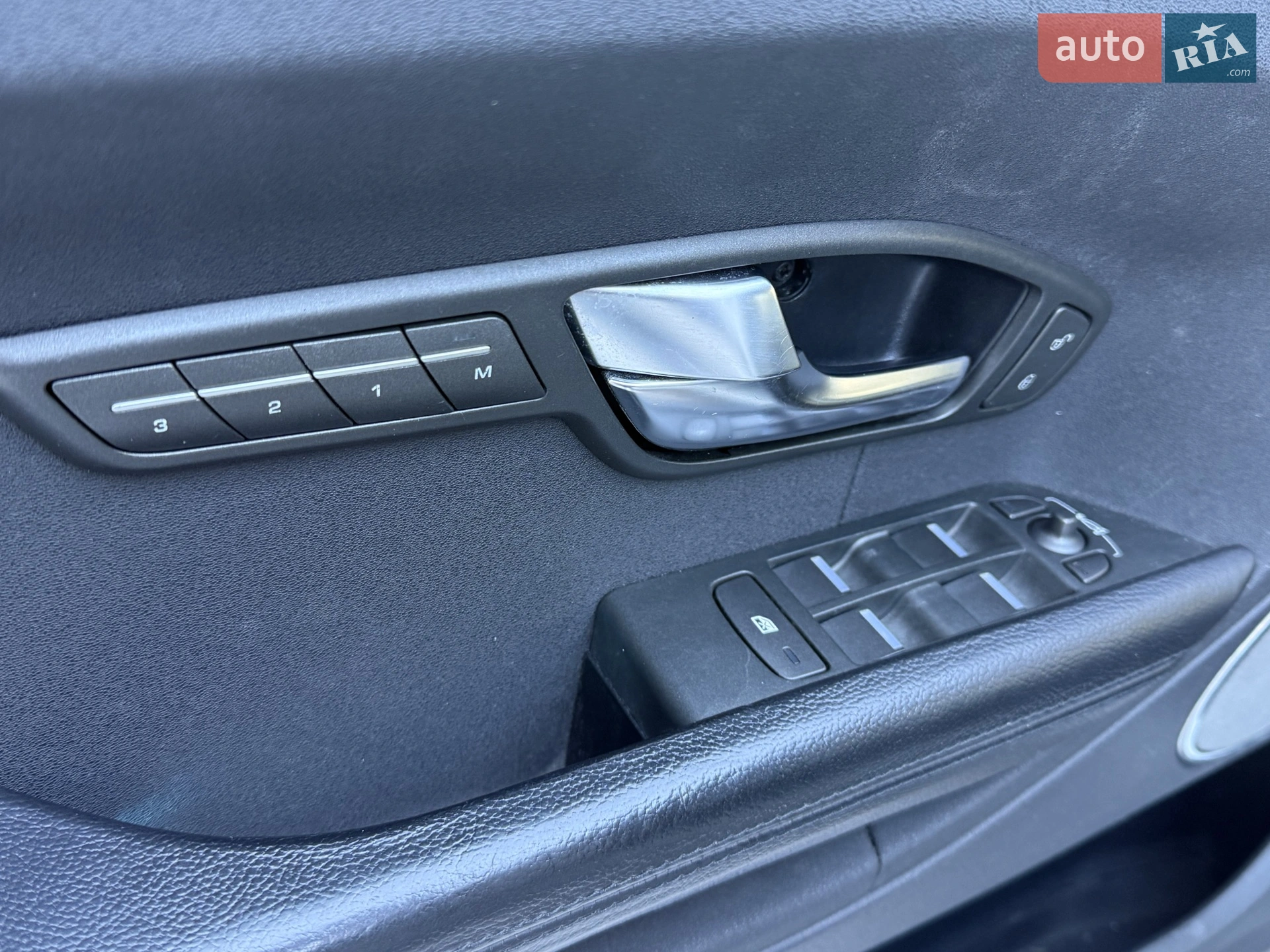 2011 Land Rover Range Rover Evoque - мініатюра 22