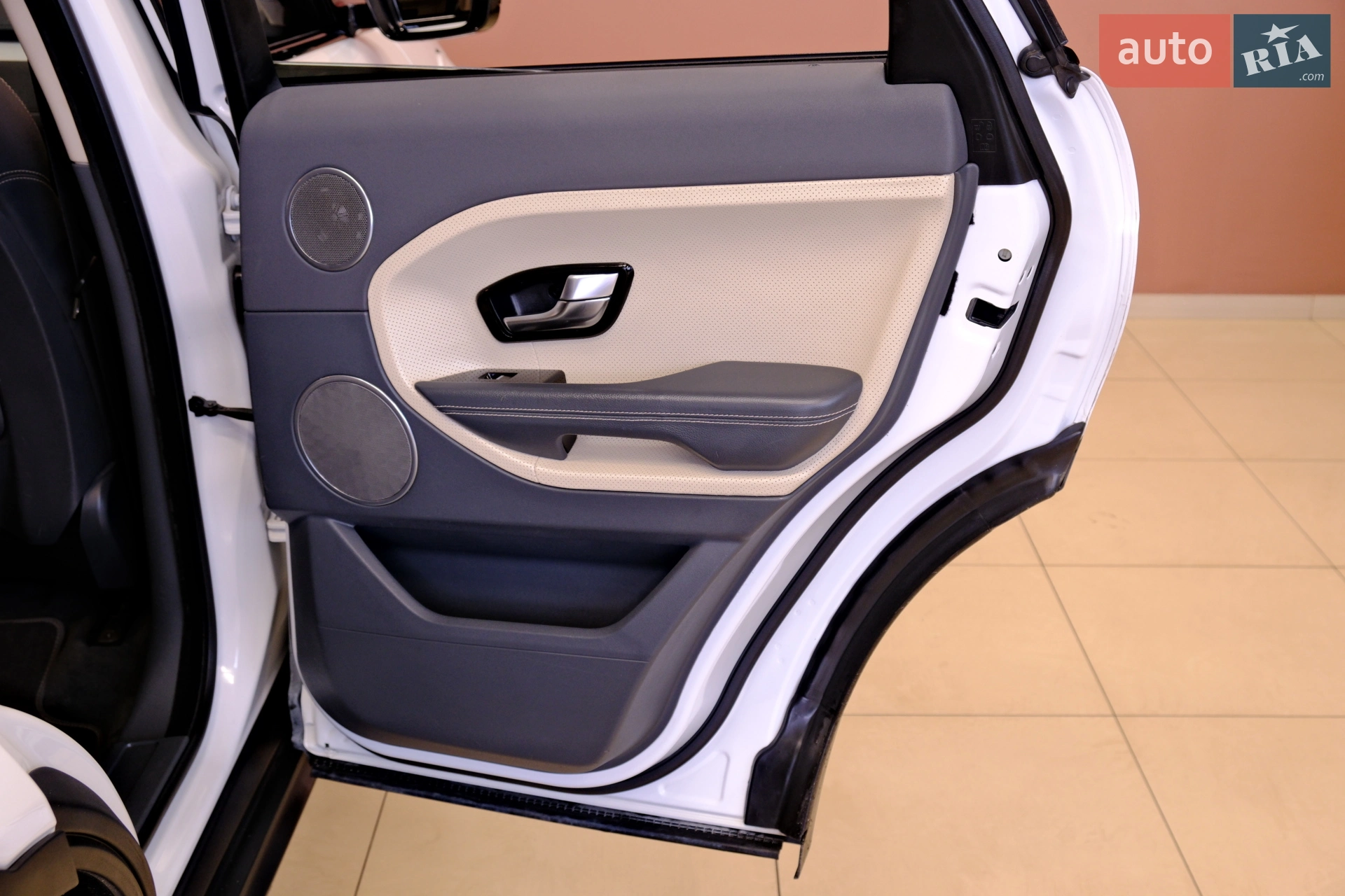 2011 Land Rover Range Rover Evoque - мініатюра 38