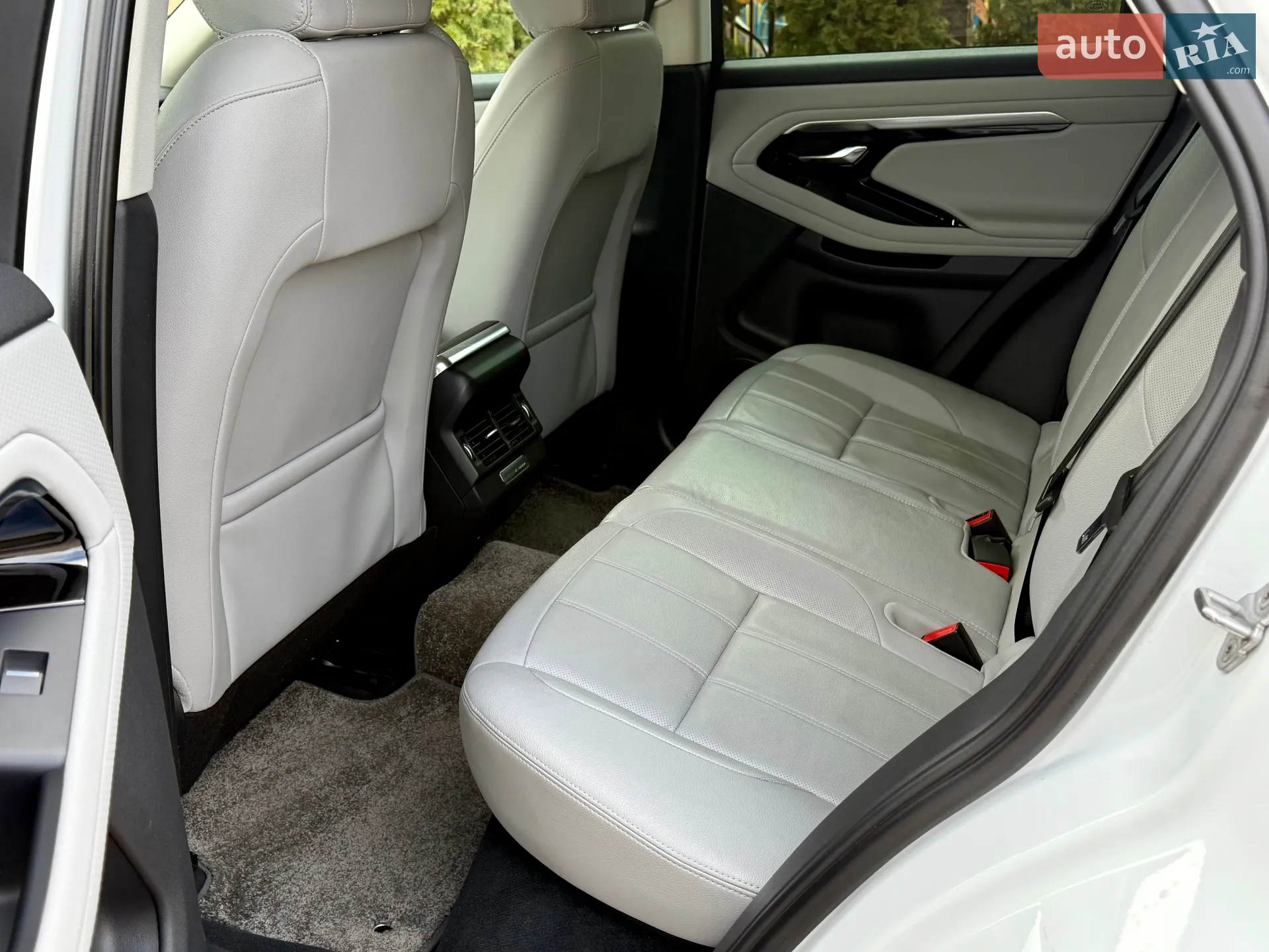 2021 Land Rover Range Rover Evoque - мініатюра 23