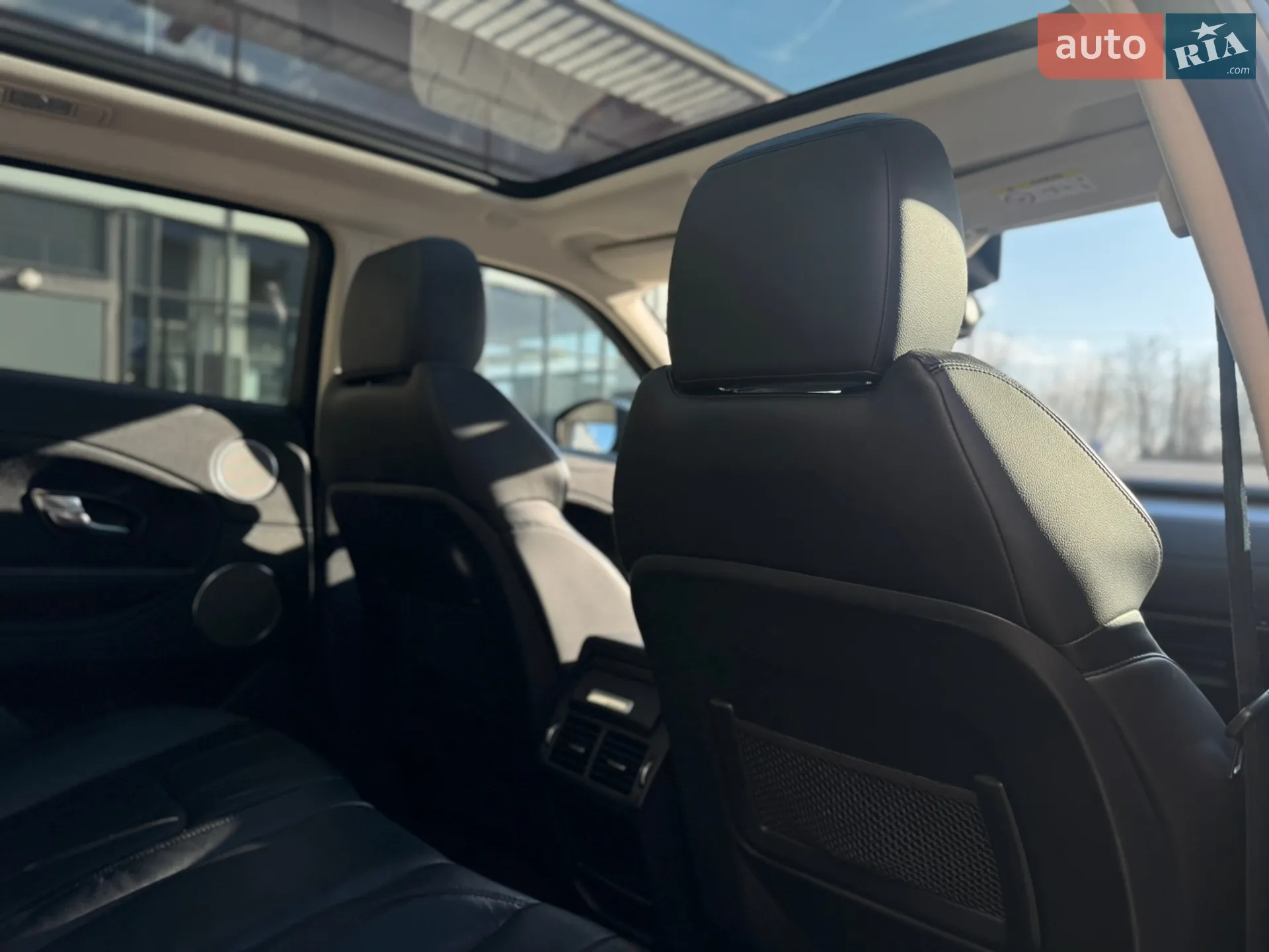 2016 Land Rover Range Rover Evoque - мініатюра 30