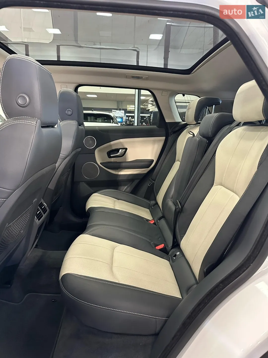 2017 Land Rover Range Rover Evoque - мініатюра 9