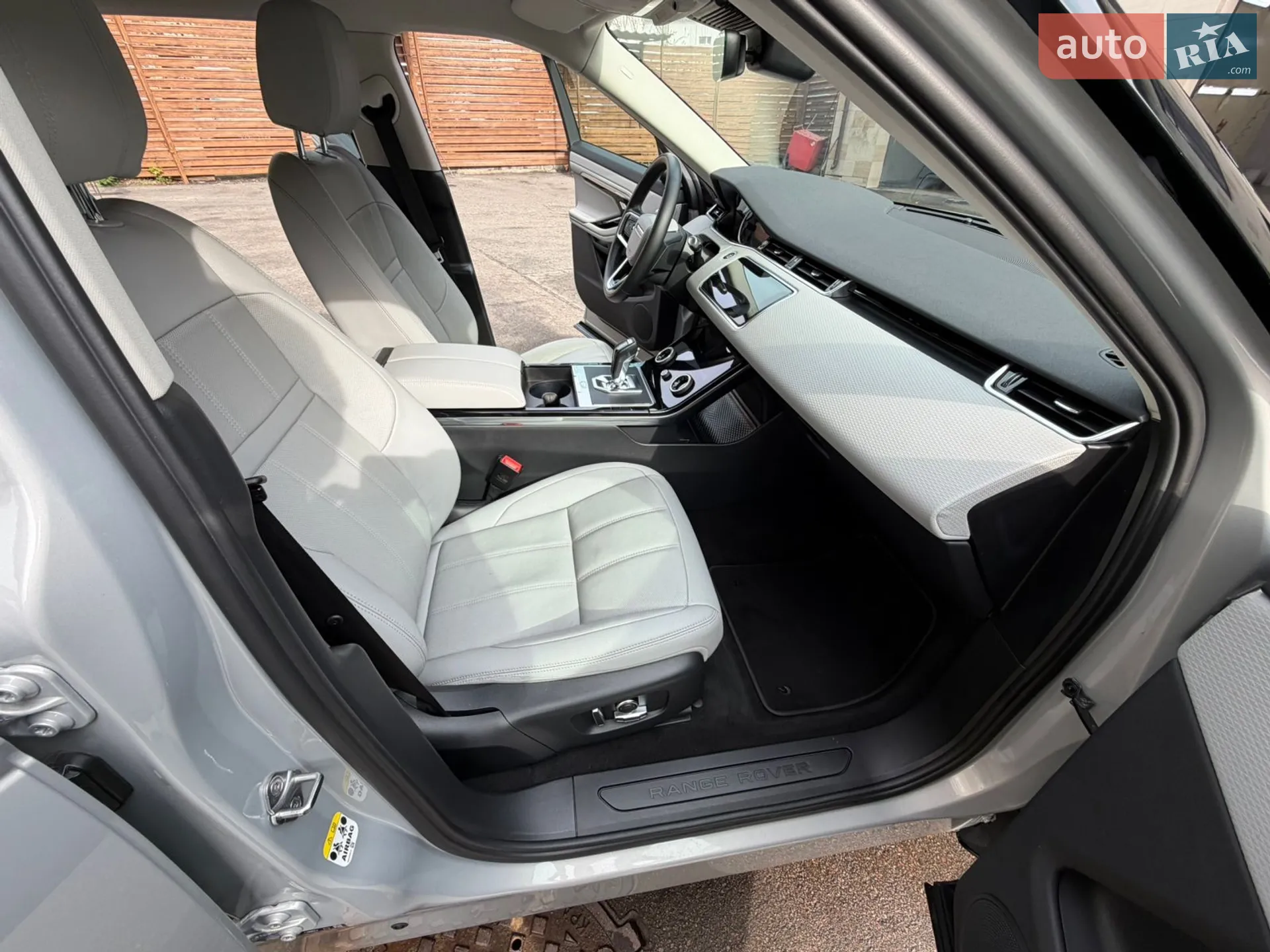 2021 Land Rover Range Rover Evoque - мініатюра 23