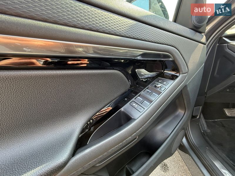 Внедорожник / Кроссовер Land Rover Range Rover Evoque 2019 в Киеве