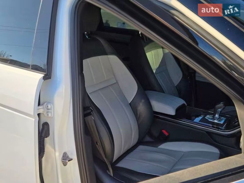 Внедорожник / Кроссовер Land Rover Range Rover Evoque 2022 в Киеве фото 26 Внедорожник / Кроссовер Land Rover Range Rover Evoque 2022 в Киеве