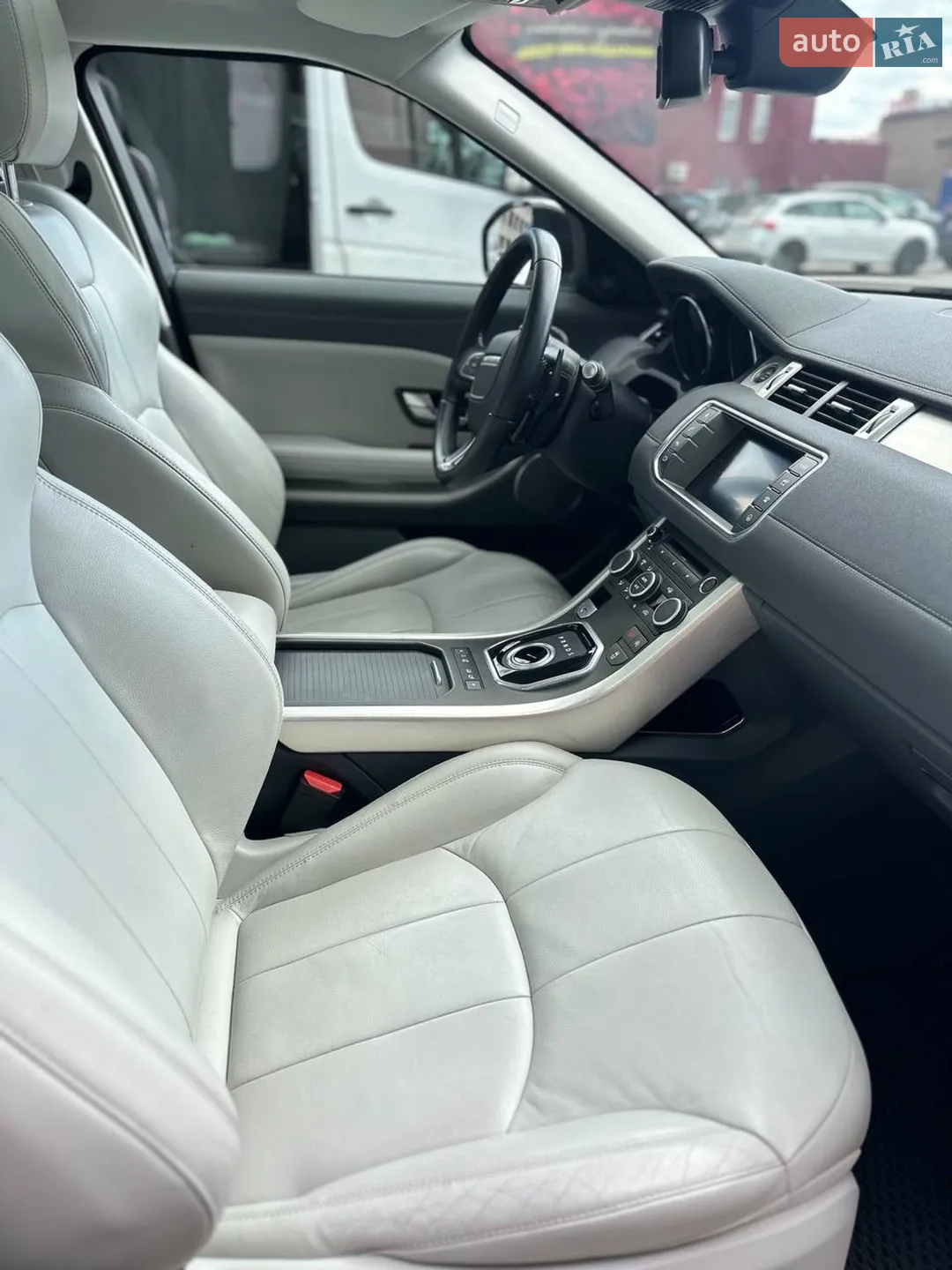 2015 Land Rover Range Rover Evoque - мініатюра 30