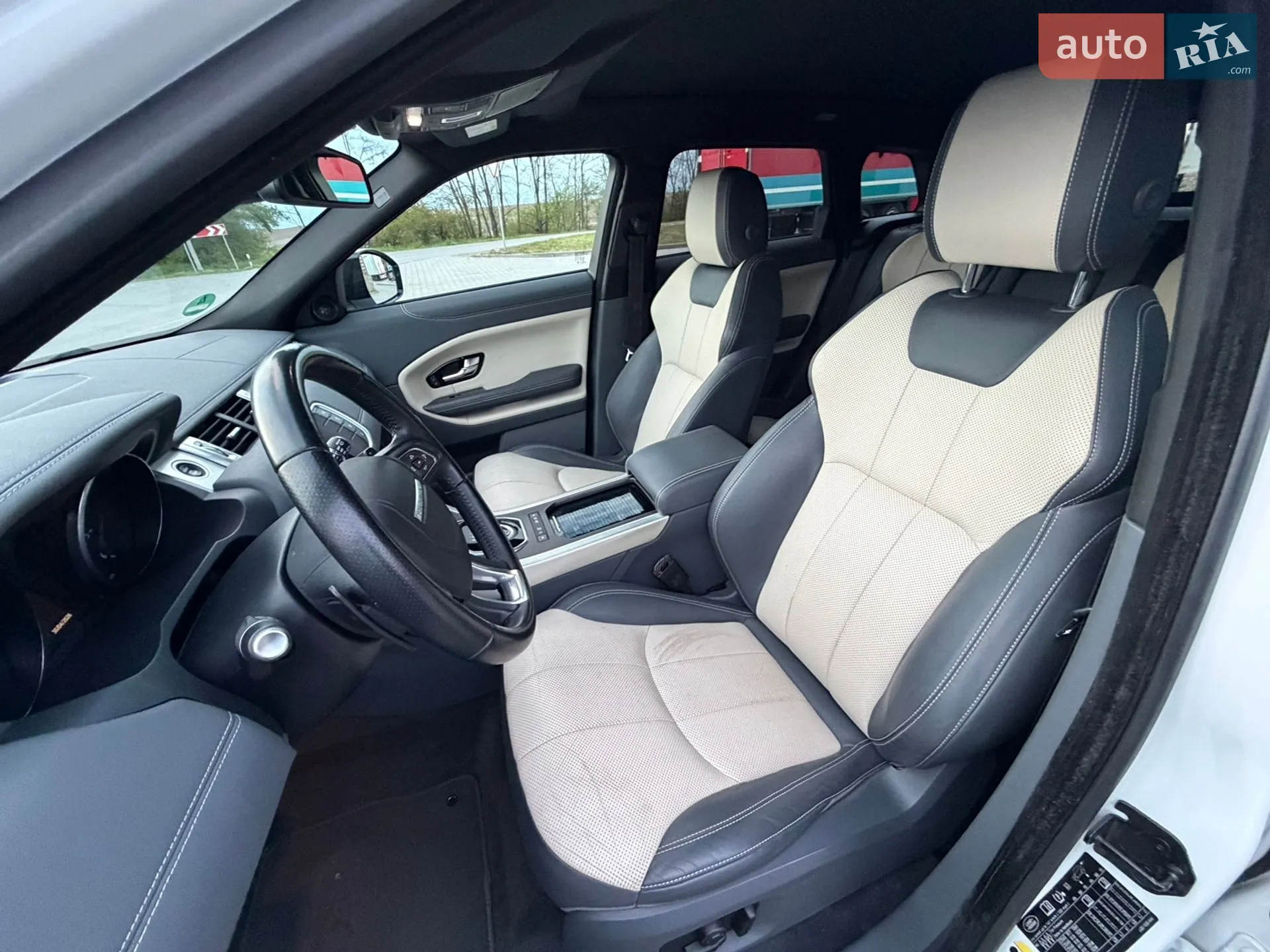 2017 Land Rover Range Rover Evoque - мініатюра 21
