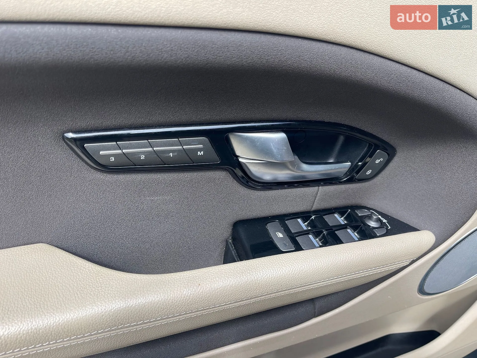 2017 Land Rover Range Rover Evoque - мініатюра 12