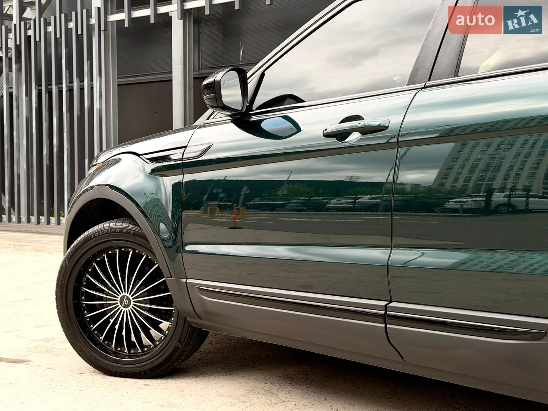2017 Land Rover Range Rover Evoque - мініатюра 16