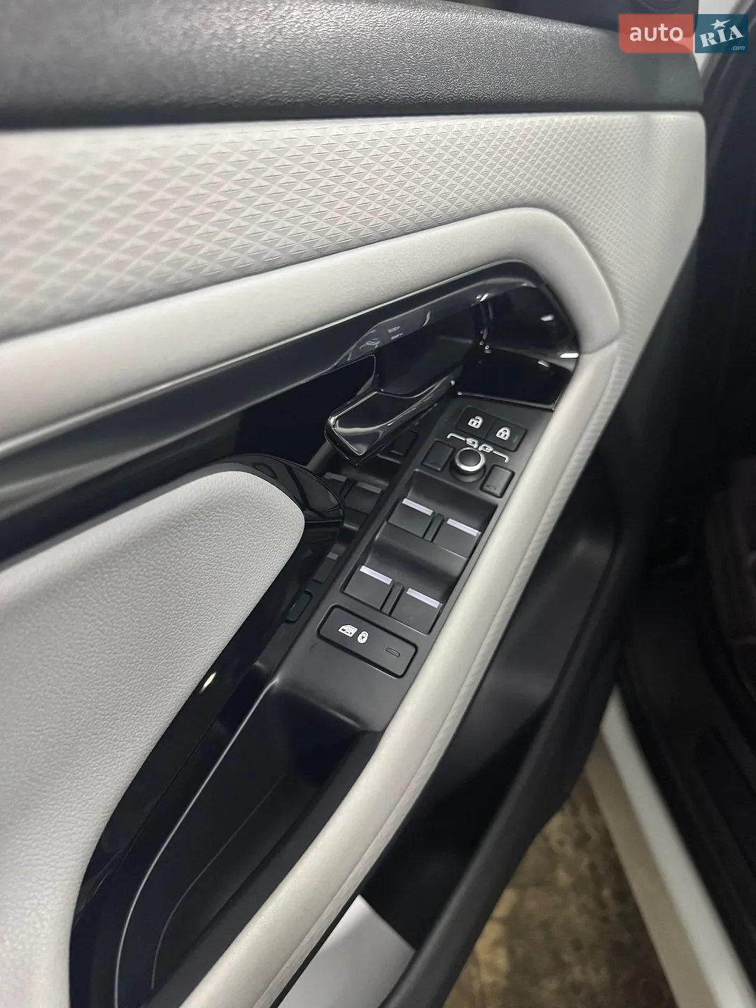 2021 Land Rover Range Rover Evoque - мініатюра 16