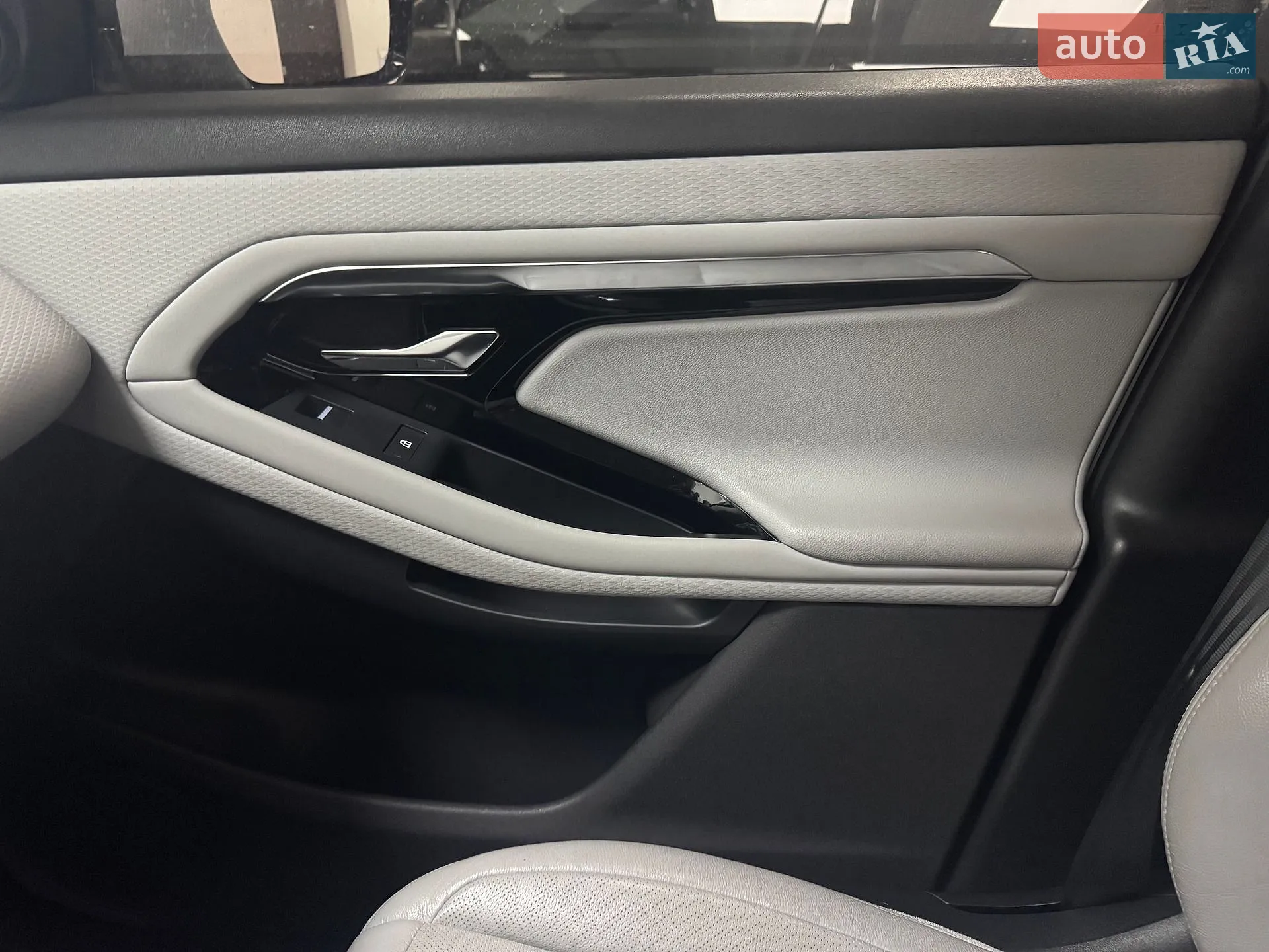 2021 Land Rover Range Rover Evoque - мініатюра 28