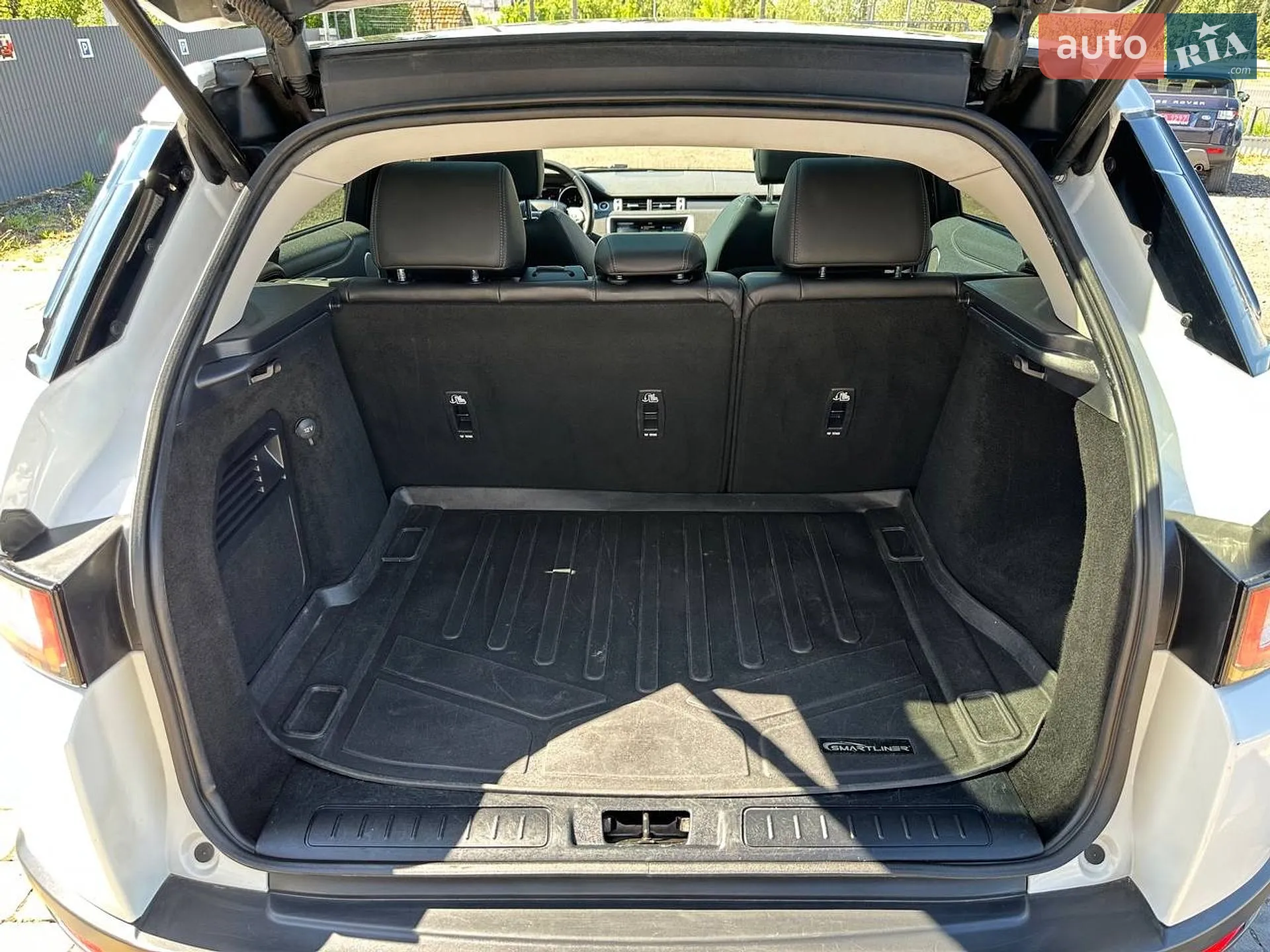 2019 Land Rover Range Rover Evoque - мініатюра 19