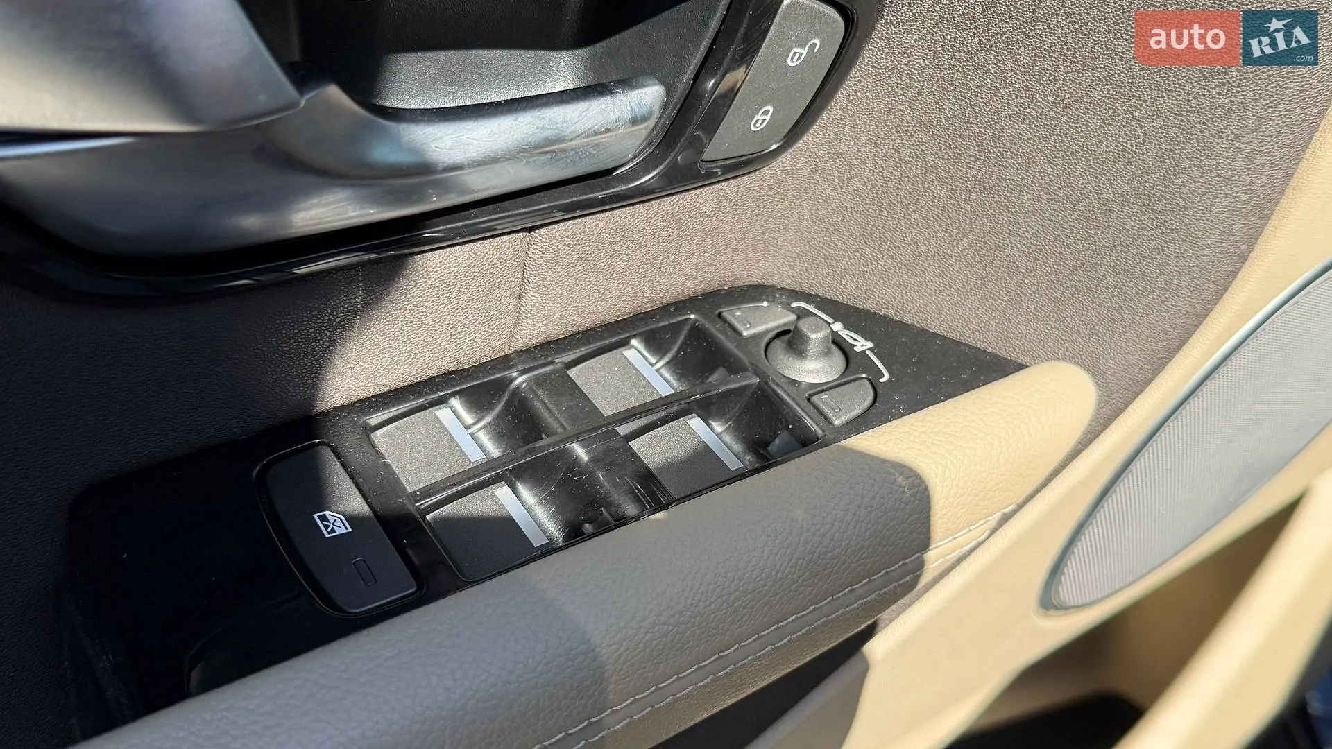 2016 Land Rover Range Rover Evoque - мініатюра 28