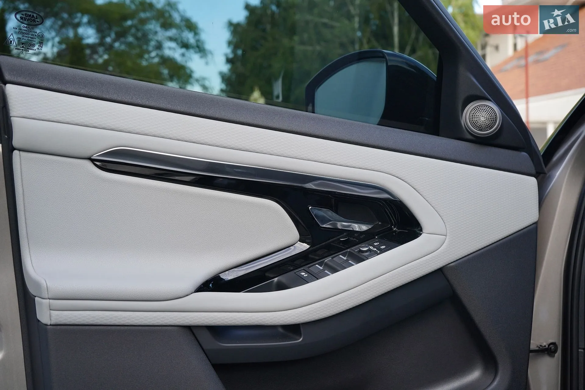 2021 Land Rover Range Rover Evoque - мініатюра 28