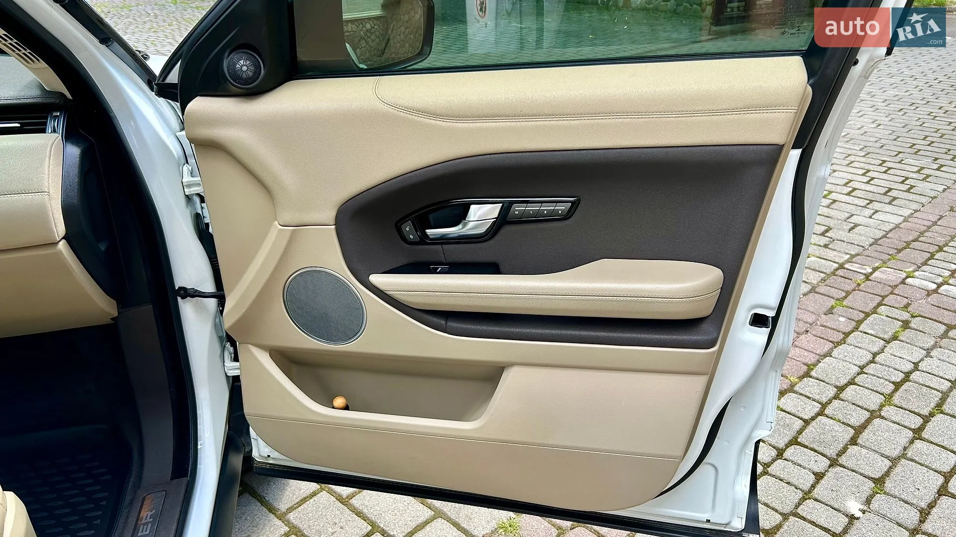 2017 Land Rover Range Rover Evoque - мініатюра 24
