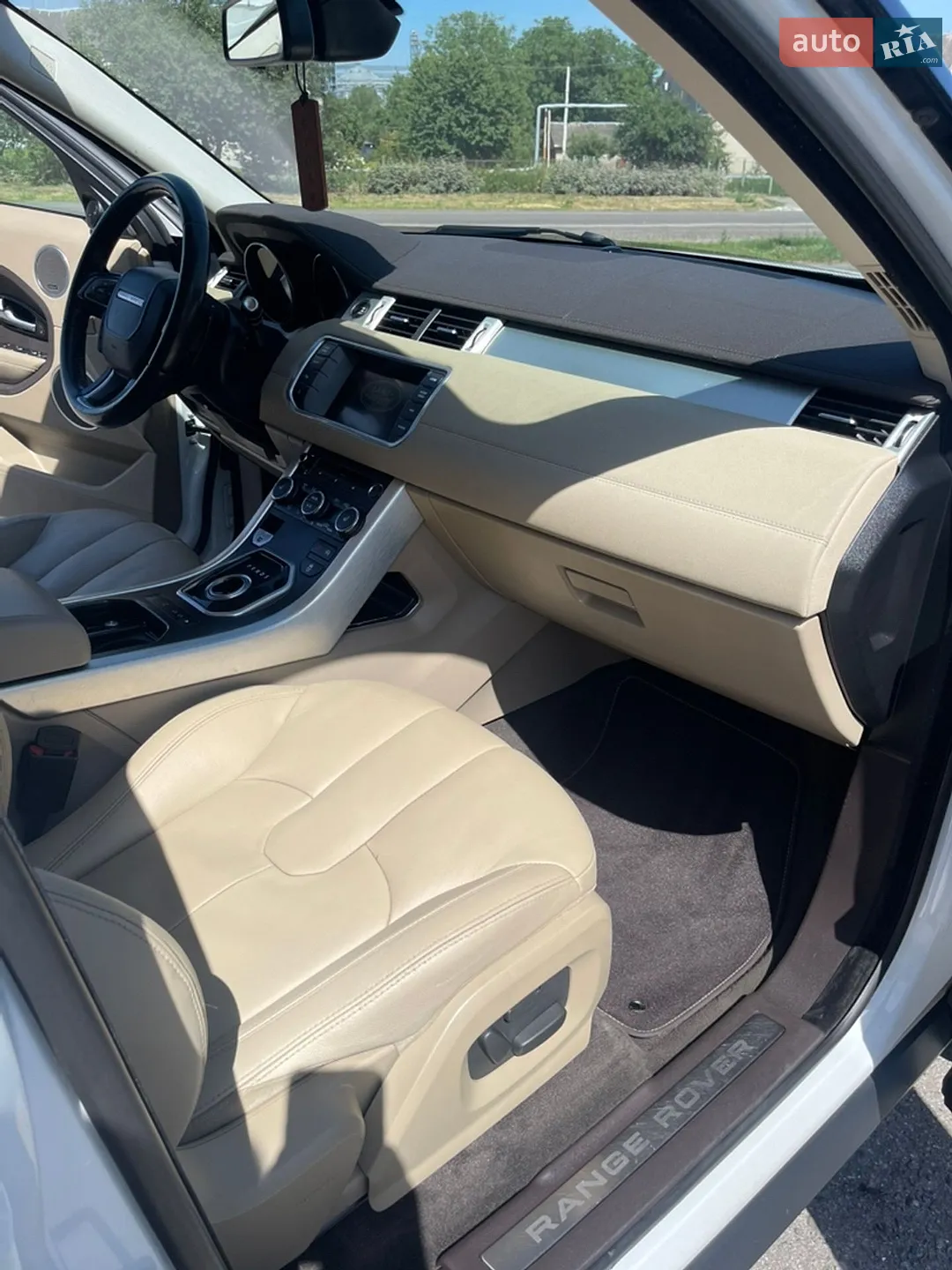 2014 Land Rover Range Rover Evoque - мініатюра 25