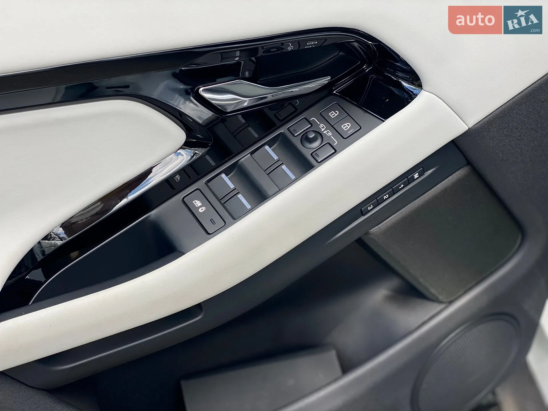 2024 Land Rover Range Rover Evoque - мініатюра 19