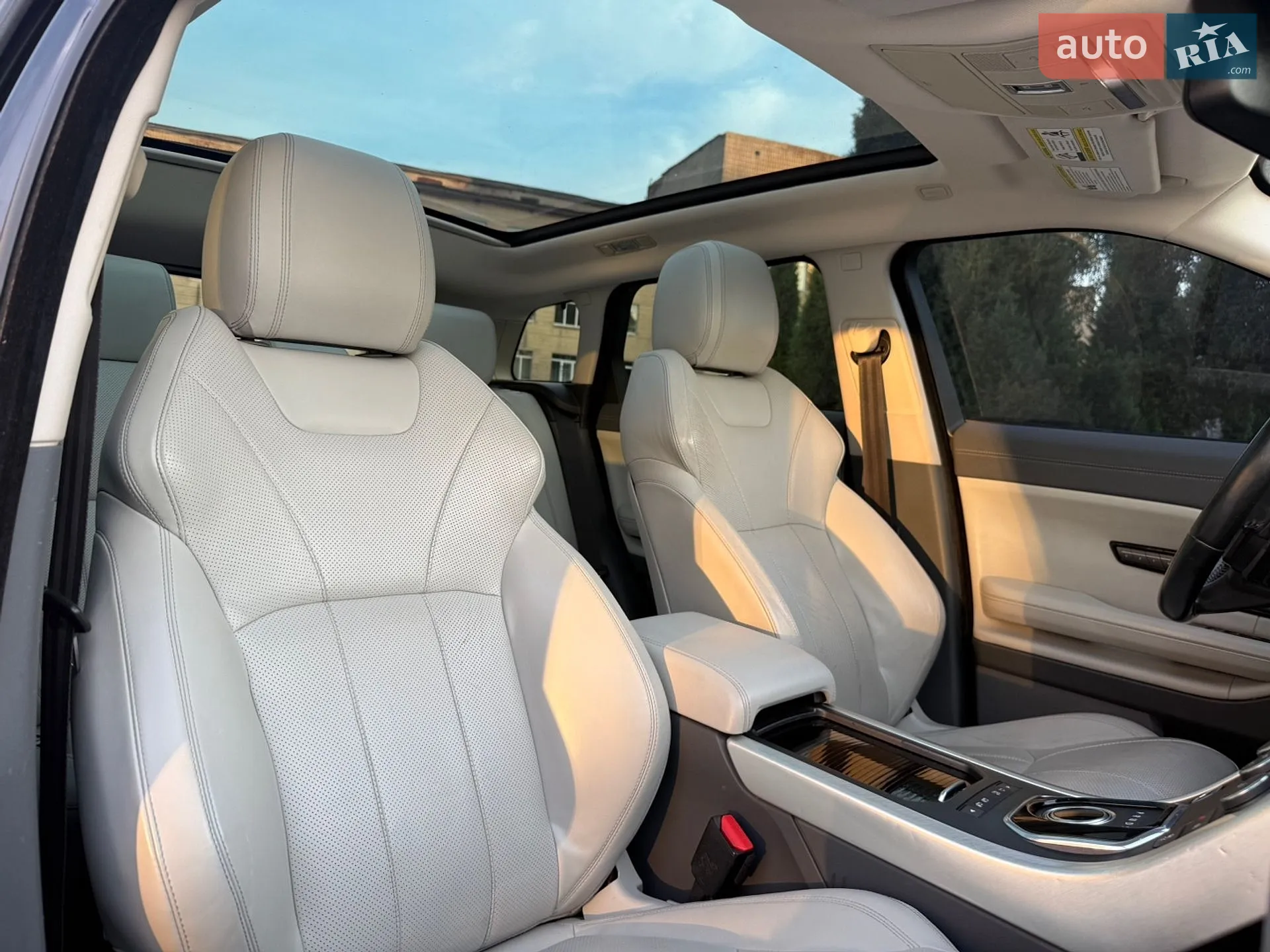 2015 Land Rover Range Rover Evoque - мініатюра 27