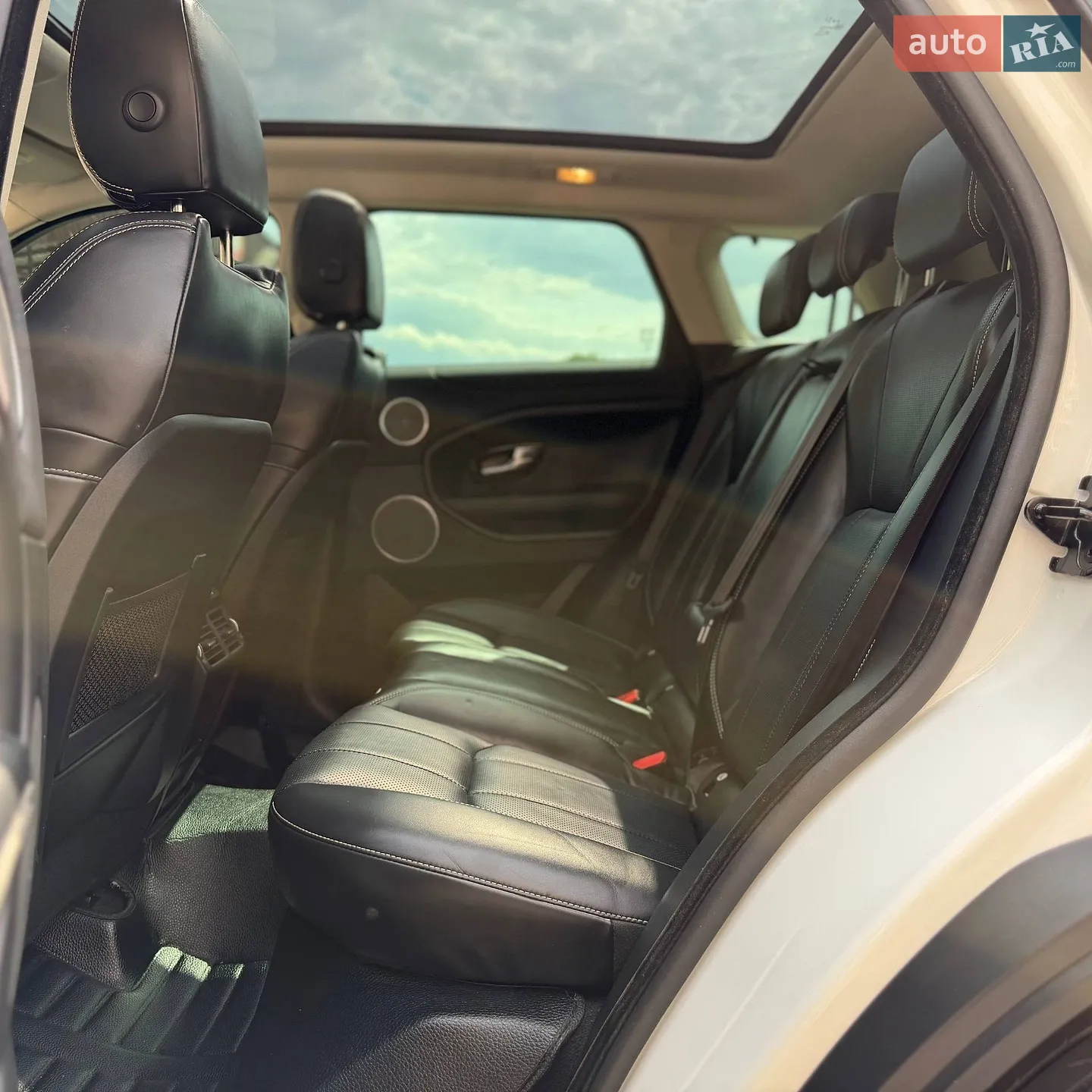 2015 Land Rover Range Rover Evoque - мініатюра 48