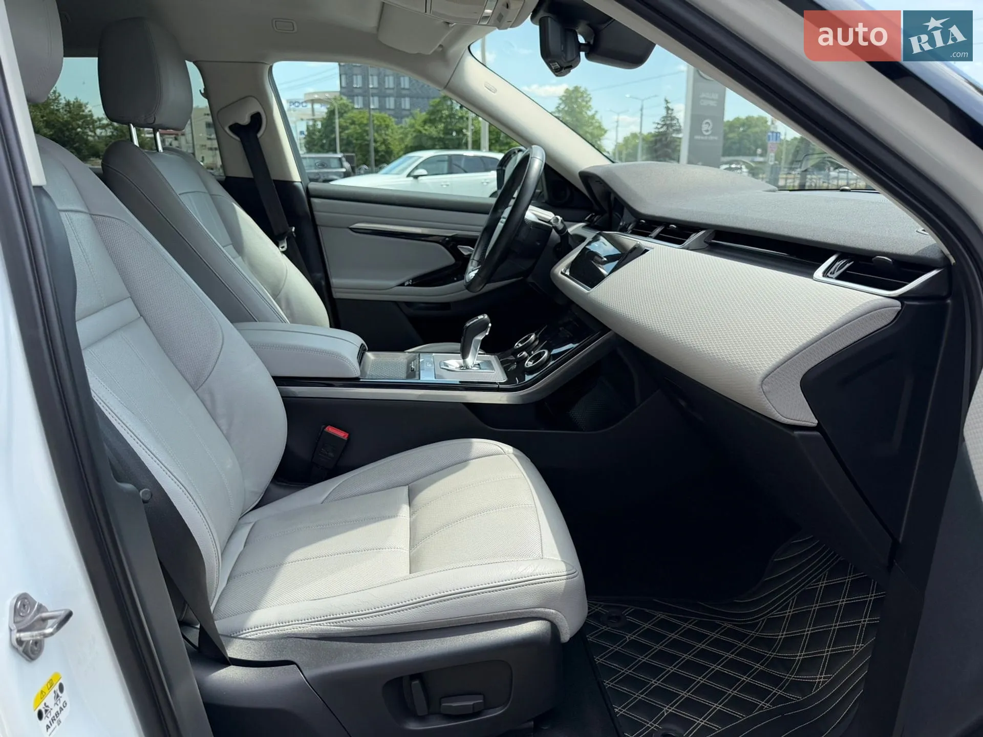 2019 Land Rover Range Rover Evoque - мініатюра 34
