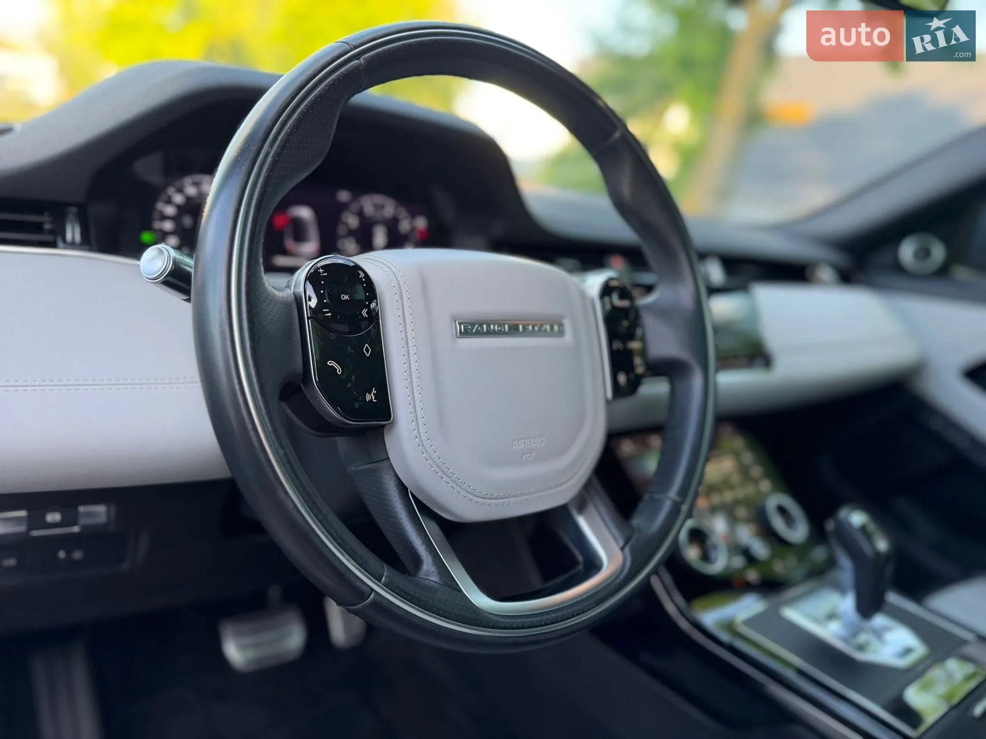 2019 Land Rover Range Rover Evoque - мініатюра 25