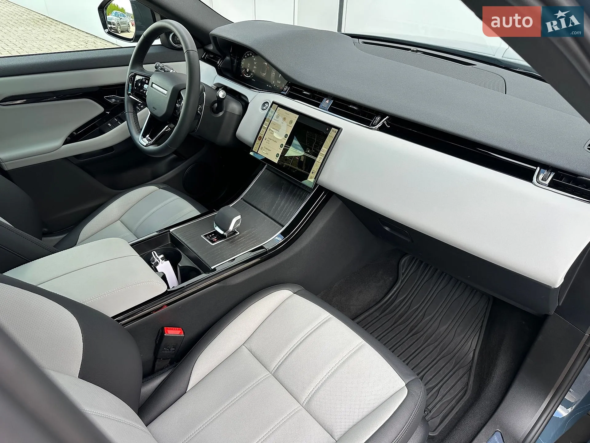 2025 Land Rover Range Rover Evoque - мініатюра 29
