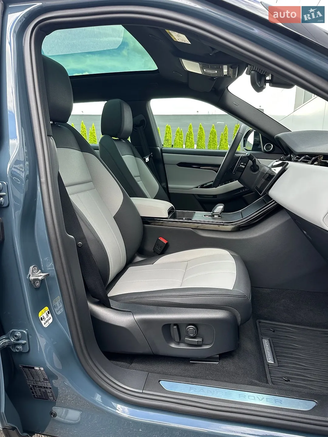 2025 Land Rover Range Rover Evoque - мініатюра 31