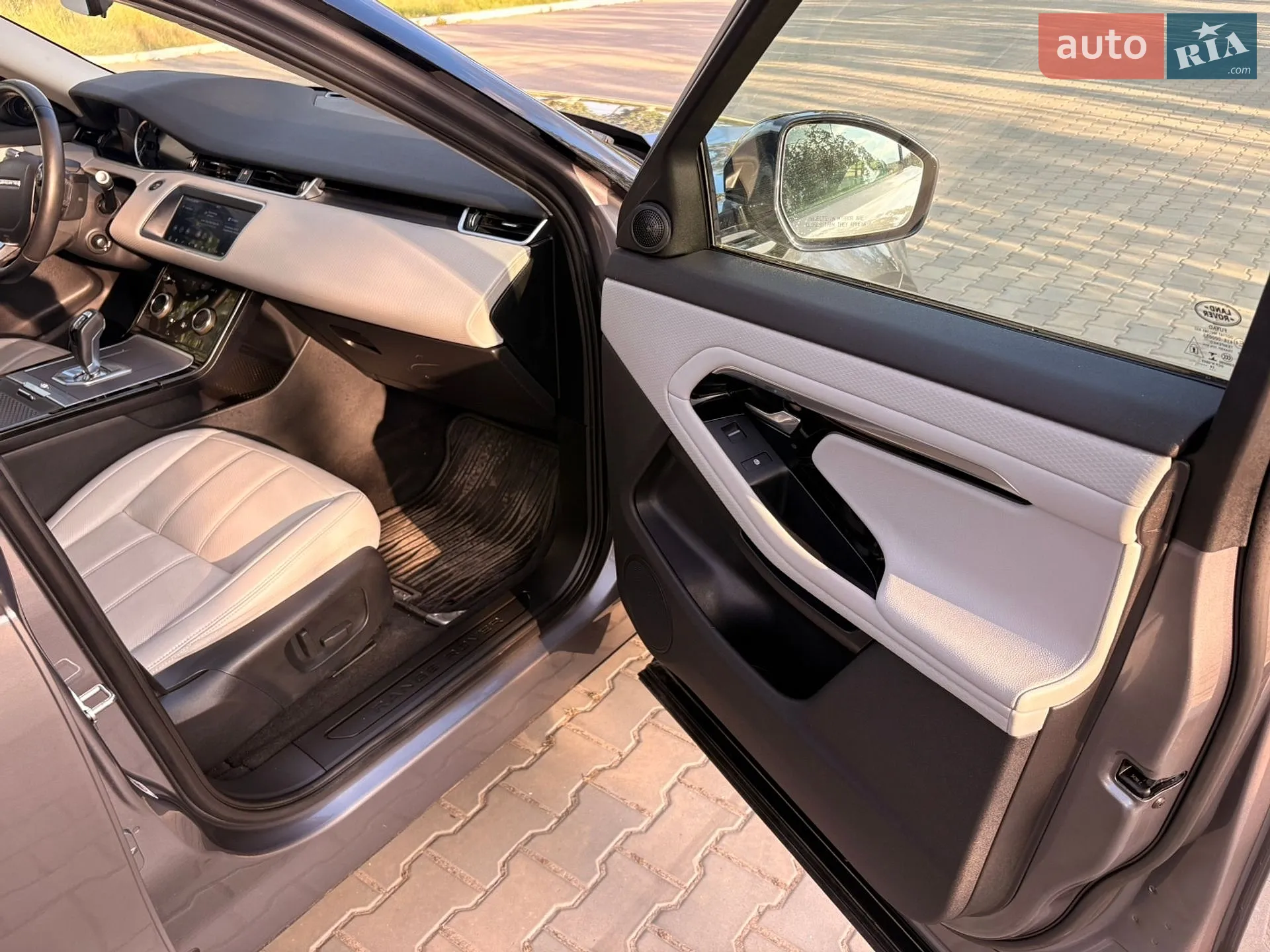 2020 Land Rover Range Rover Evoque - мініатюра 21