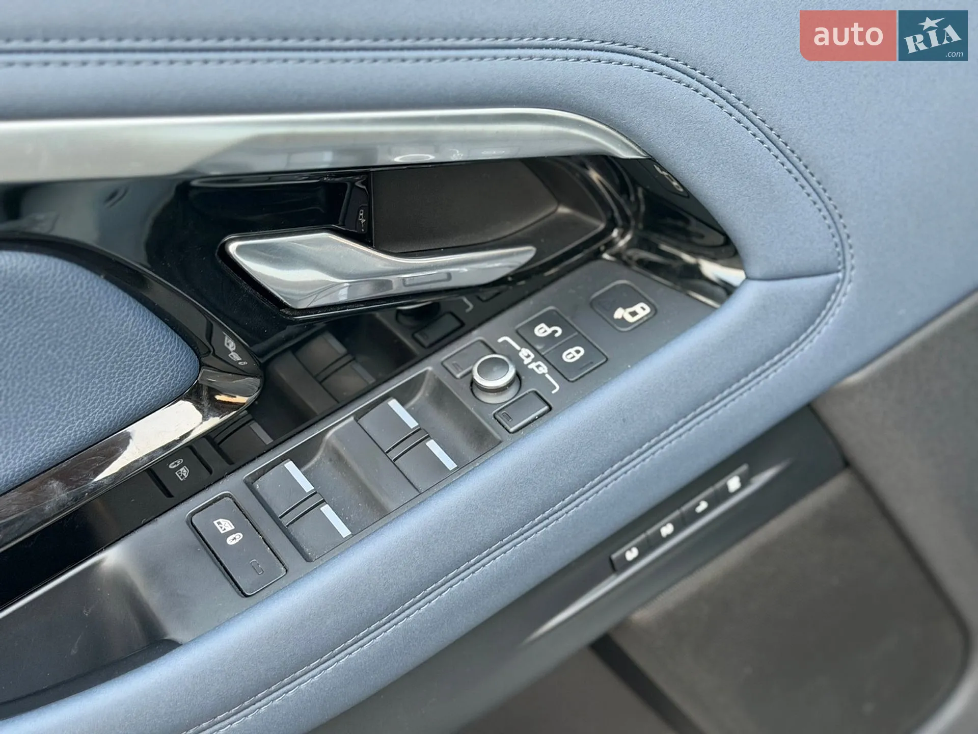 2019 Land Rover Range Rover Evoque - мініатюра 21