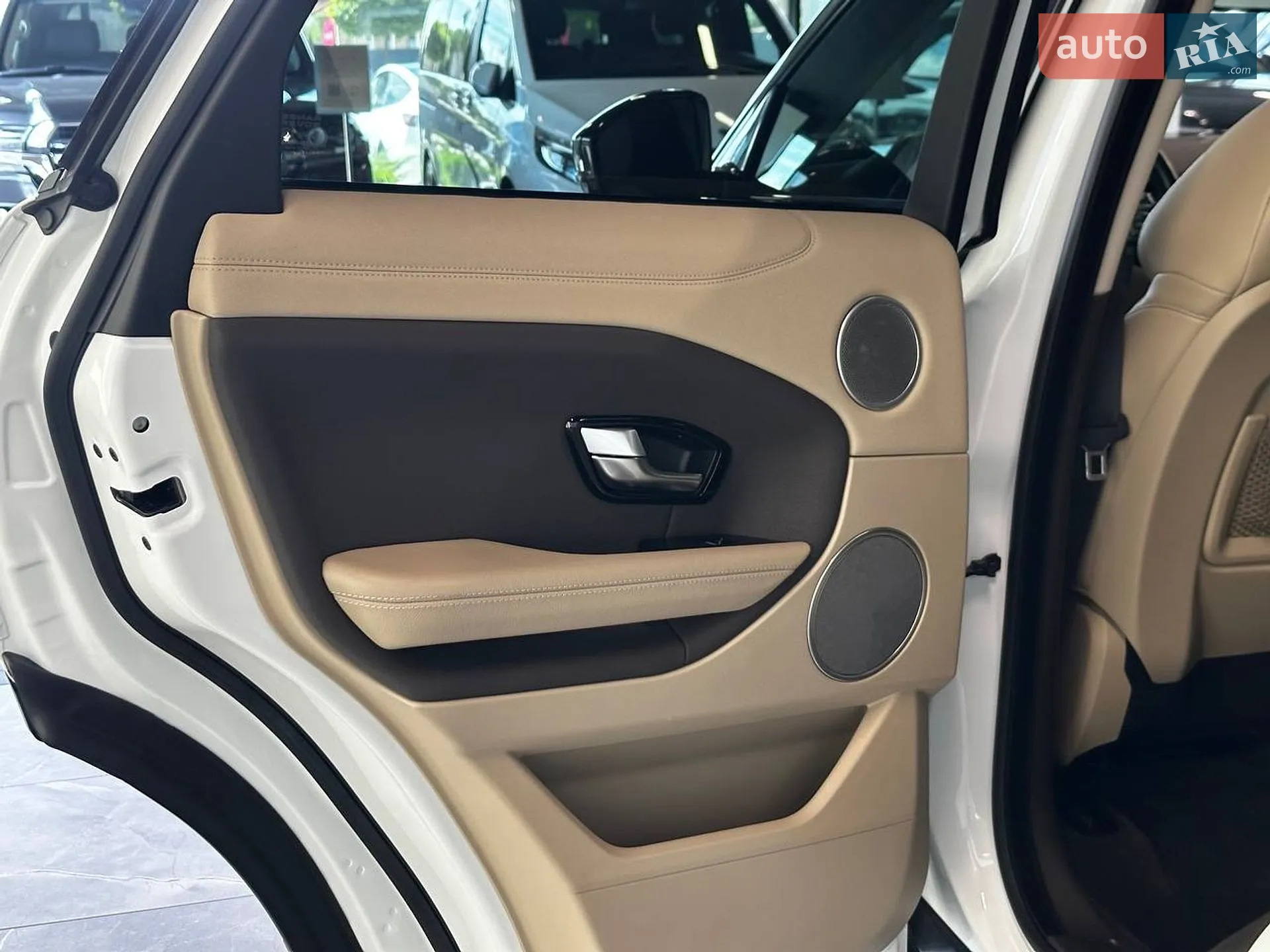 2016 Land Rover Range Rover Evoque - мініатюра 29