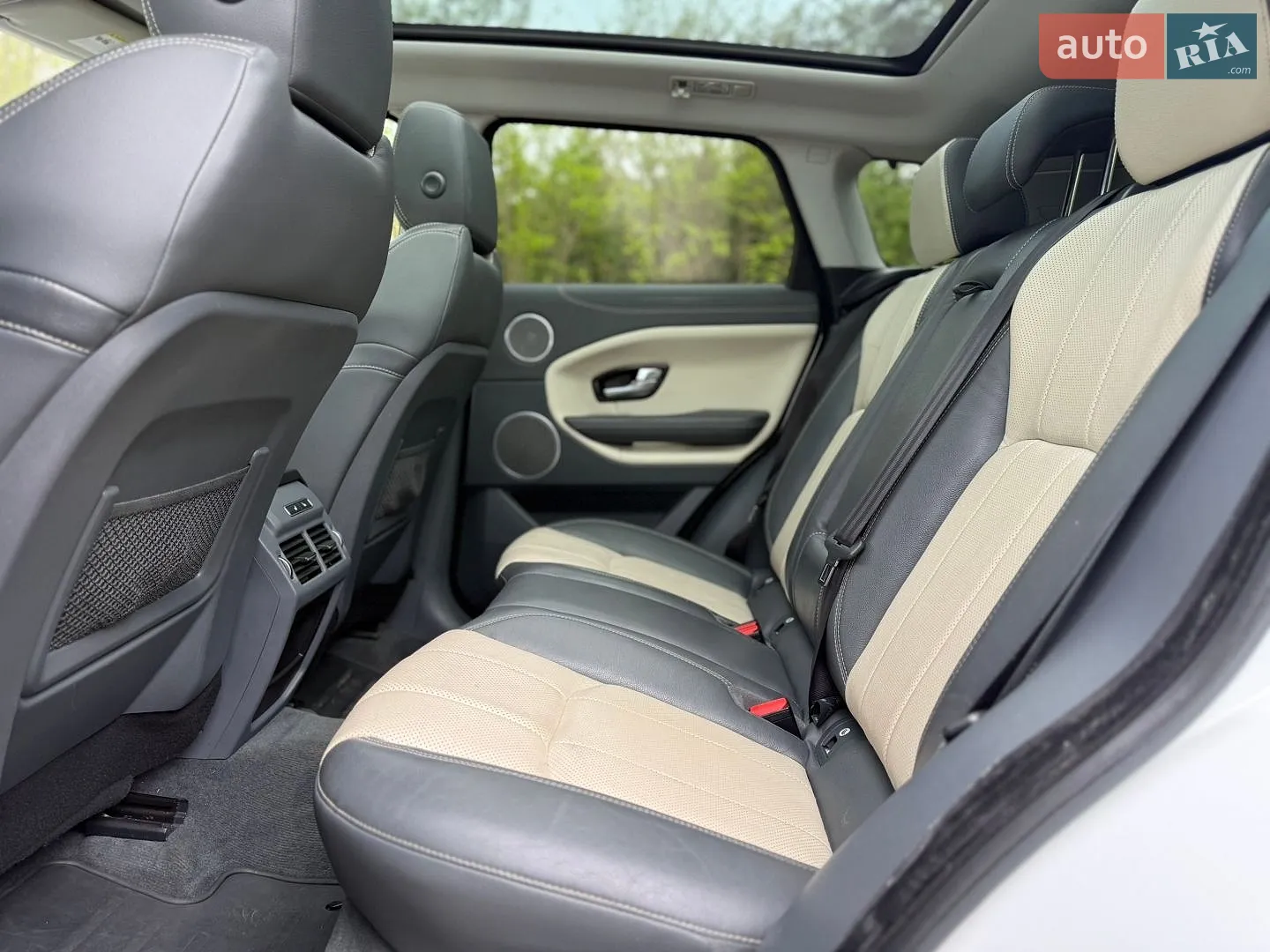 2015 Land Rover Range Rover Evoque - мініатюра 12