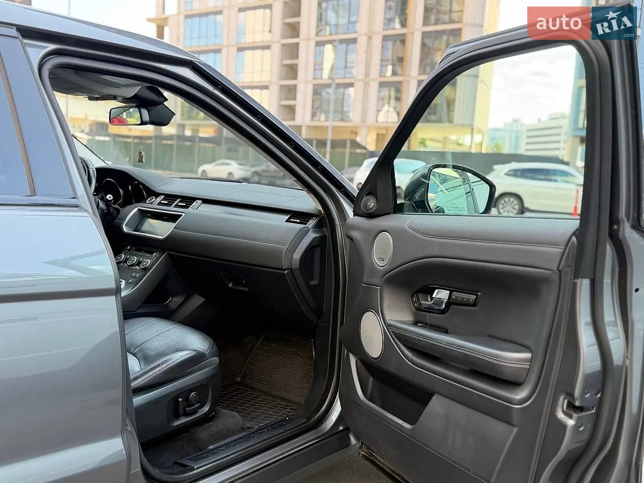 2018 Land Rover Range Rover Evoque - мініатюра 16