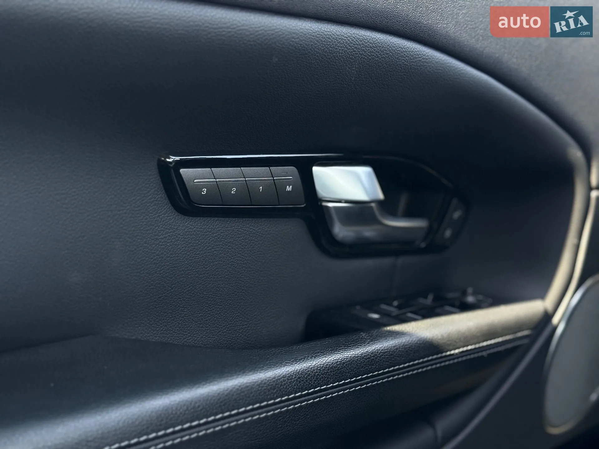 2017 Land Rover Range Rover Evoque - мініатюра 23