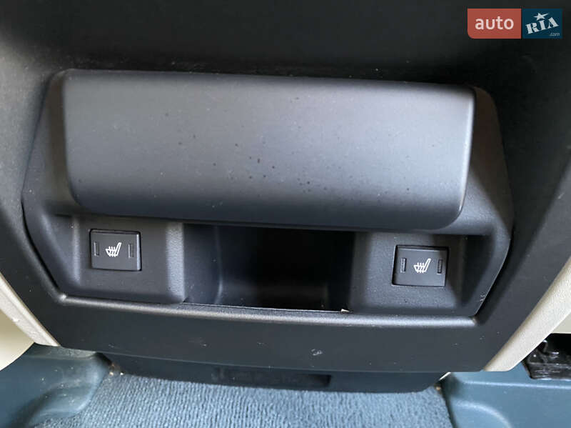 Внедорожник / Кроссовер Land Rover Range Rover Sport 2012 в Черновцах