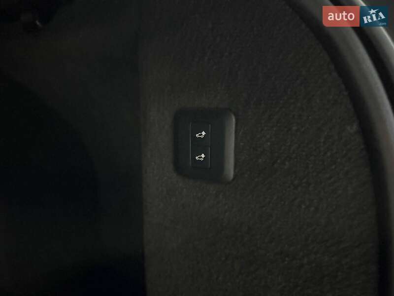 Внедорожник / Кроссовер Land Rover Range Rover Sport 2018 в Киеве