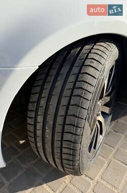 Внедорожник / Кроссовер Land Rover Range Rover Sport 2012 в 