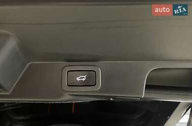 Внедорожник / Кроссовер Land Rover Range Rover Sport 2016 в 