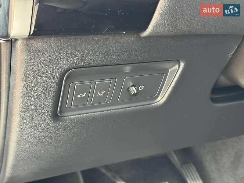 Внедорожник / Кроссовер Land Rover Range Rover Sport 2015 в Запорожье