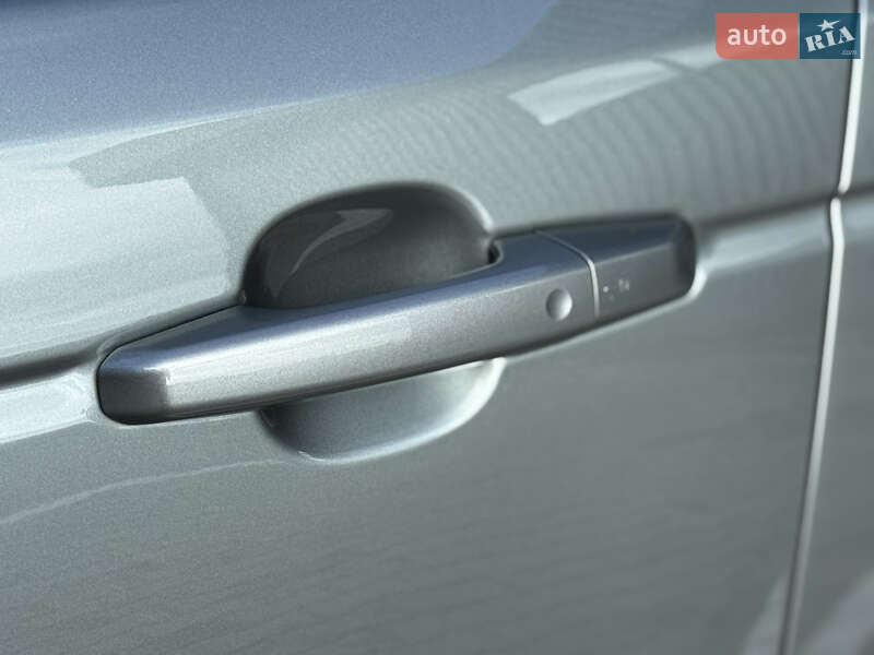 Внедорожник / Кроссовер Land Rover Range Rover Sport 2014 в Дубно