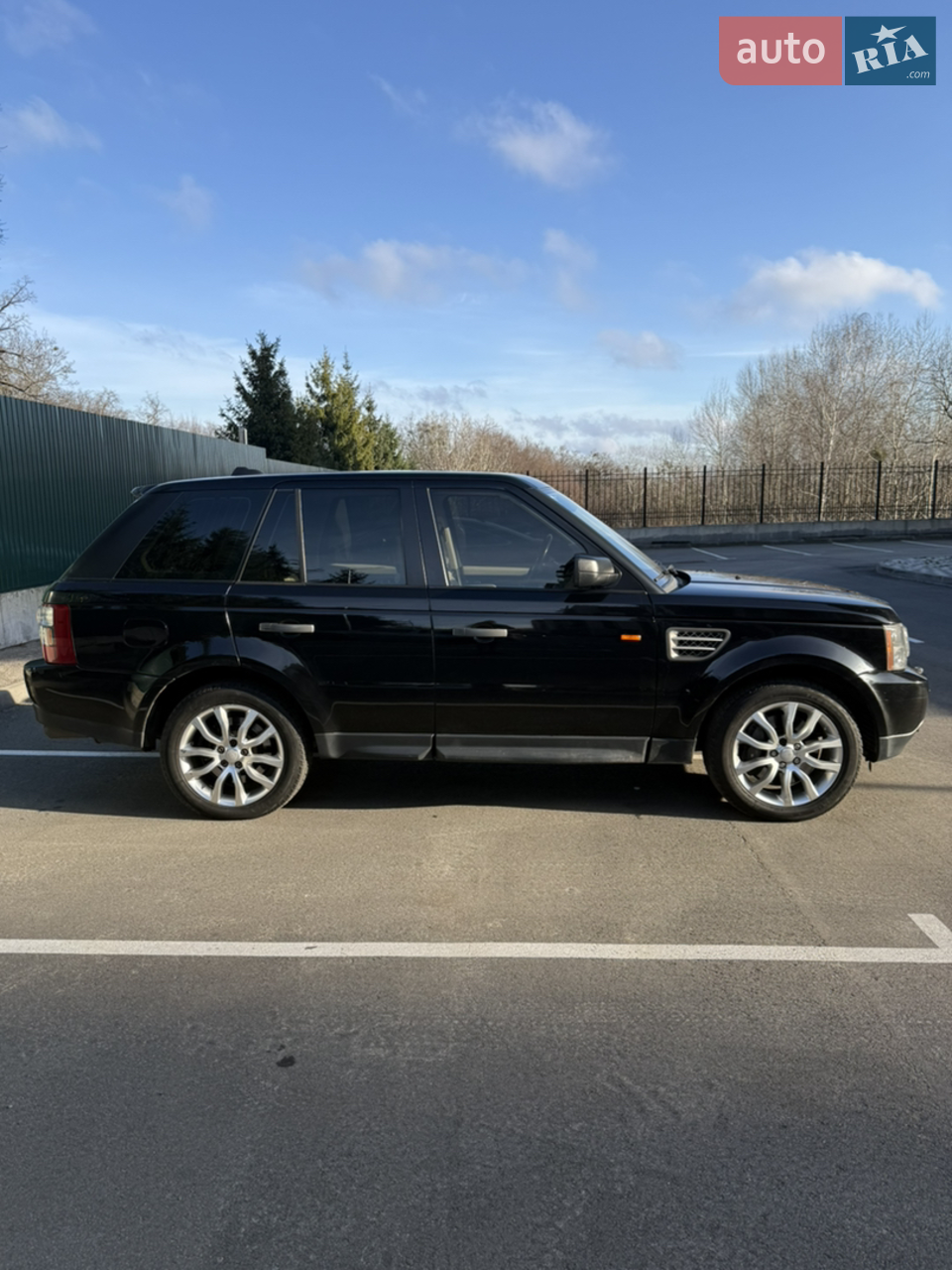 Авто своє, вкладено багато, обслуговування вчасне, є всі чеки на всі роботи
Газ встановлений новий, старий залишився лише балон, розхід приємний як для такого авто.
Хочу щось свіжіше, автомайданчики не турбуйте і не гайте наш час.
Телефонуйте, пишіть, домовимось.