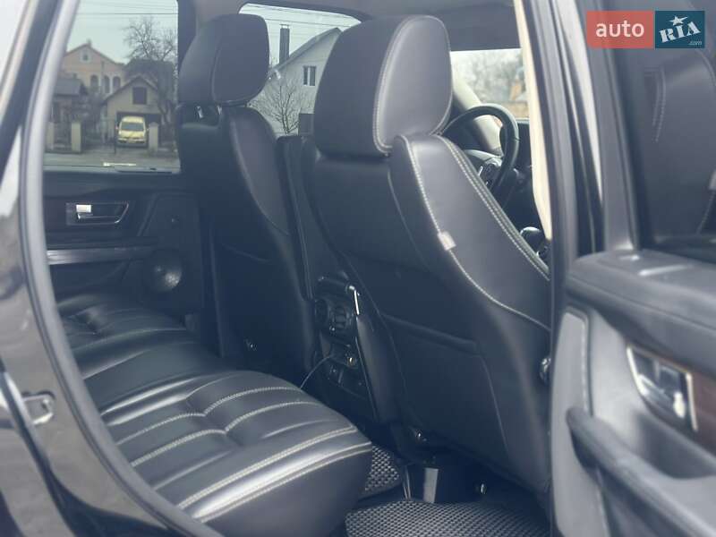 Внедорожник / Кроссовер Land Rover Range Rover Sport 2010 в Дубно