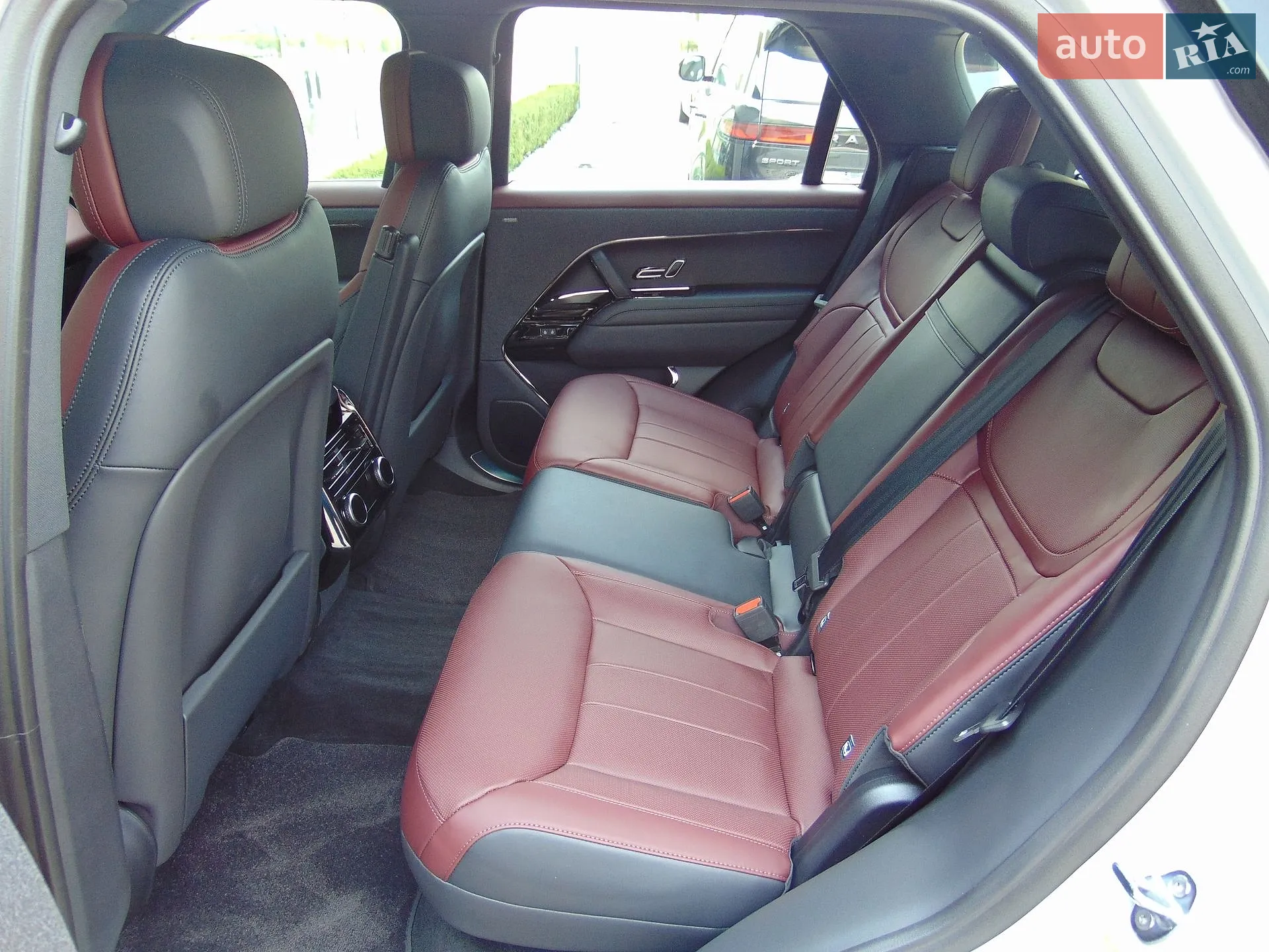 2026 Land Rover Range Rover Sport - мініатюра 18