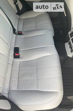 Внедорожник / Кроссовер Land Rover Range Rover Velar 2018 в 