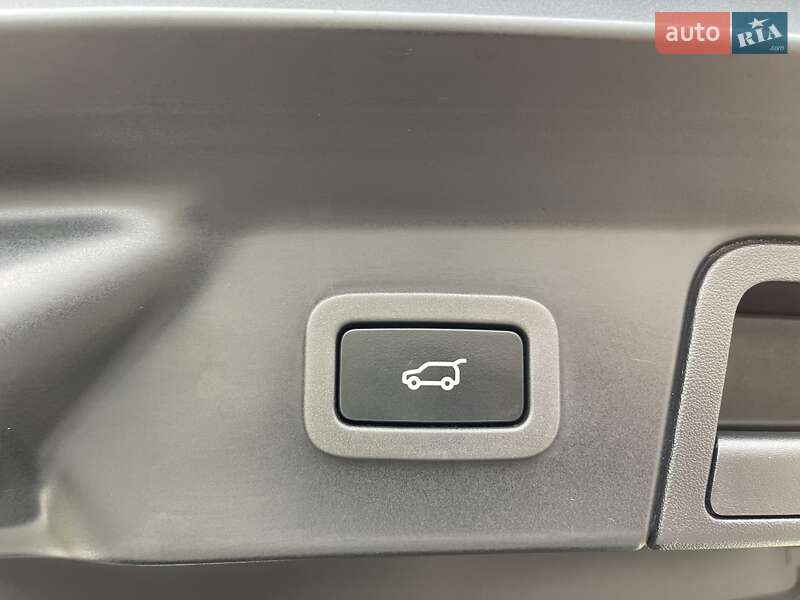 Внедорожник / Кроссовер Land Rover Range Rover Velar 2018 в Стрые