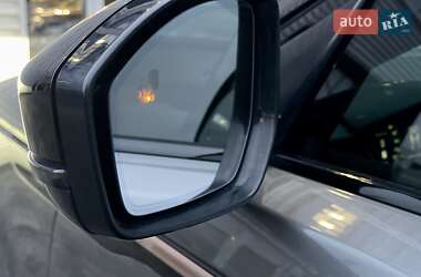 Внедорожник / Кроссовер Land Rover Range Rover Velar 2017 в 